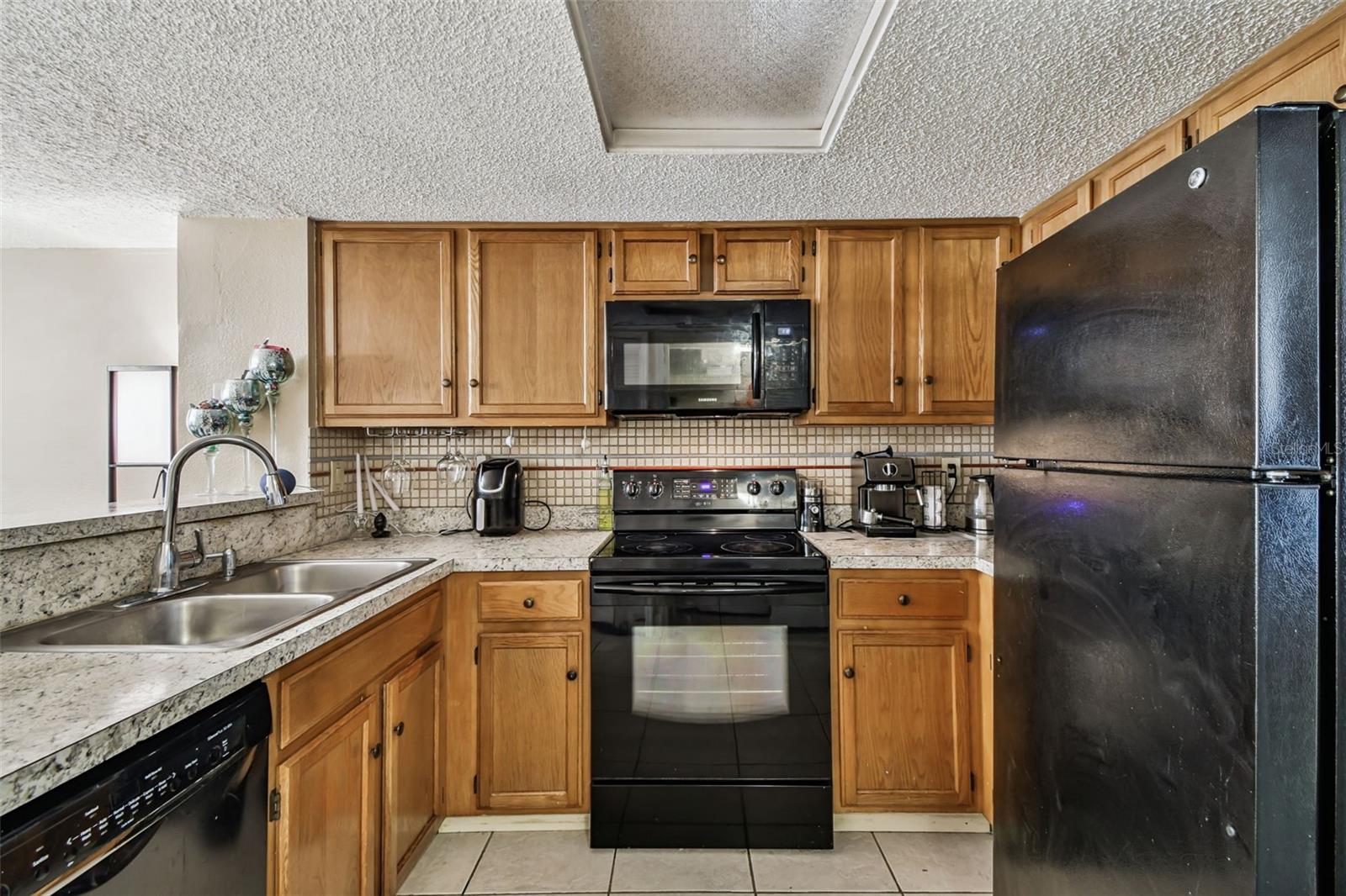 Image 18 of 72 For 2124 Fletchers Point Circle