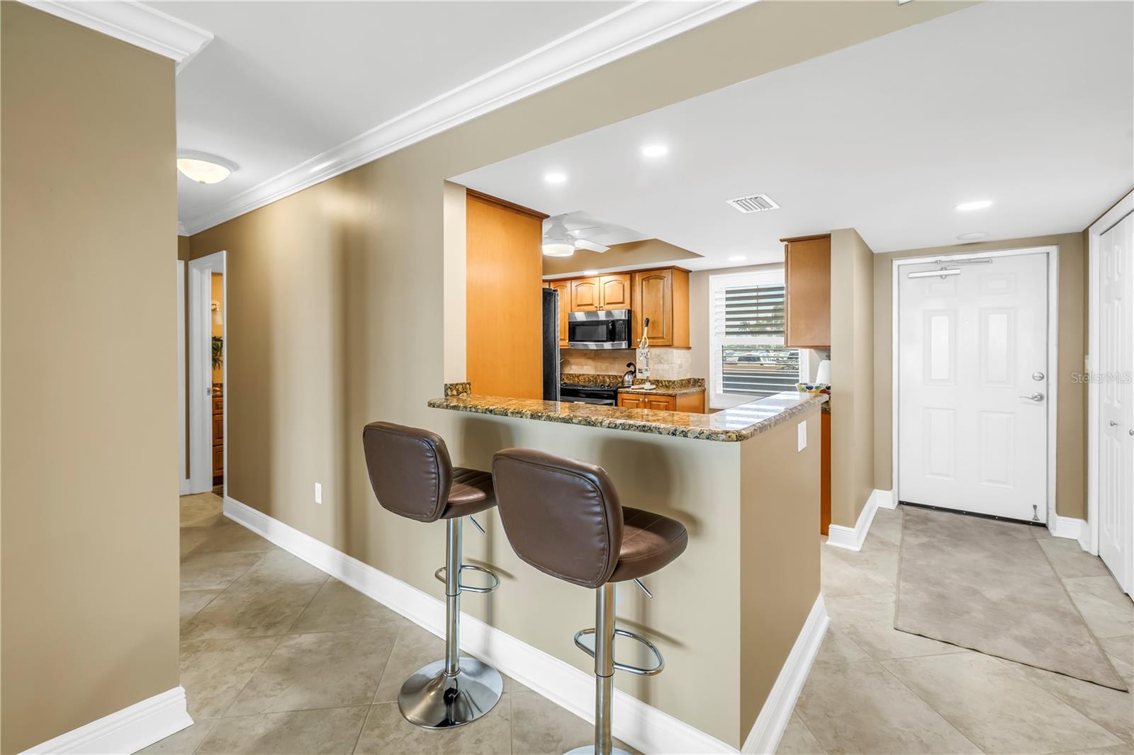 Image 13 of 92 For 5200 Brittany Drive S 203