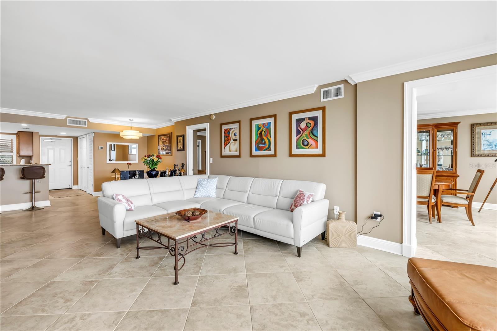 Image 20 of 92 For 5200 Brittany Drive S 203