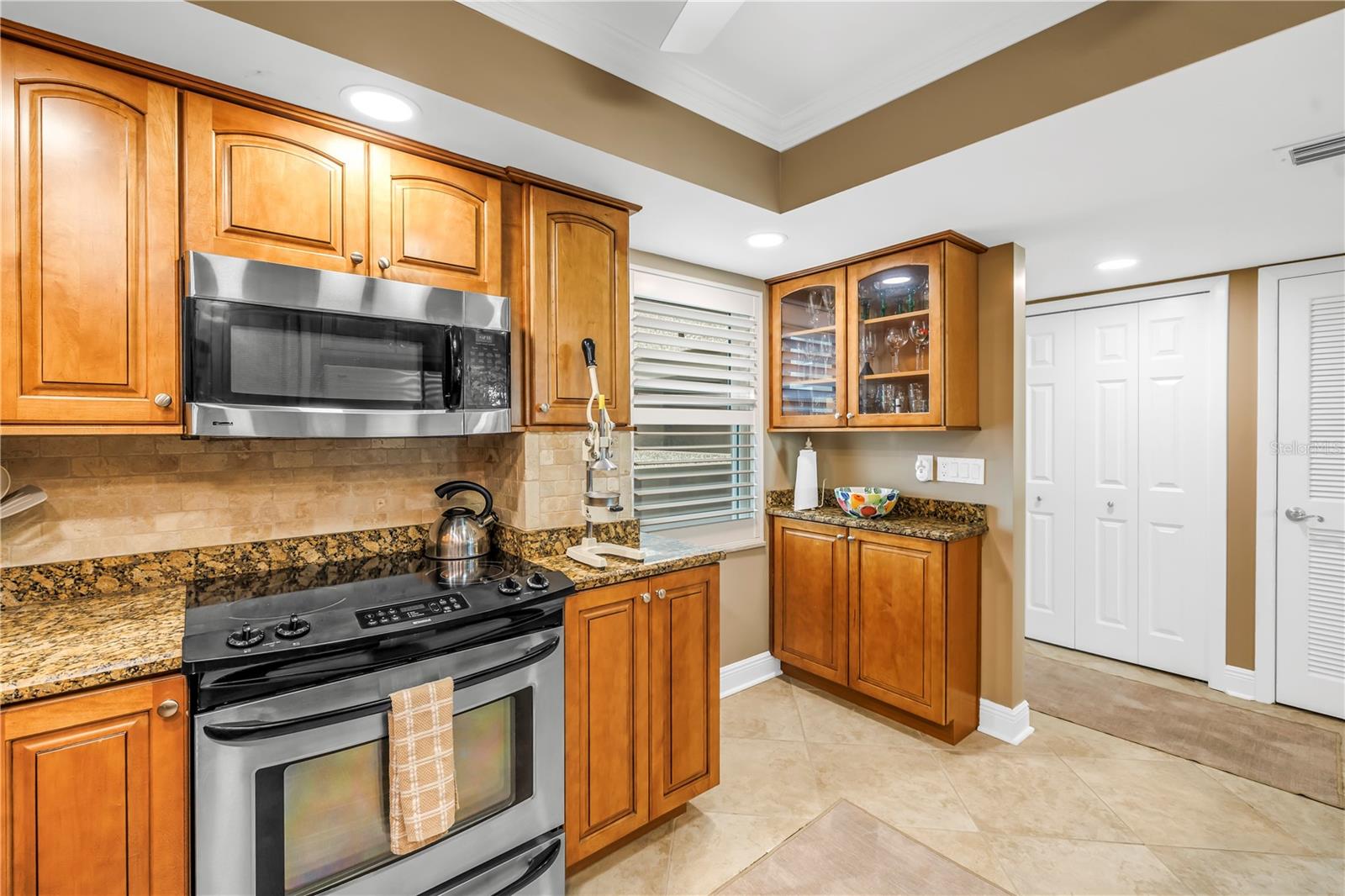 Image 25 of 92 For 5200 Brittany Drive S 203