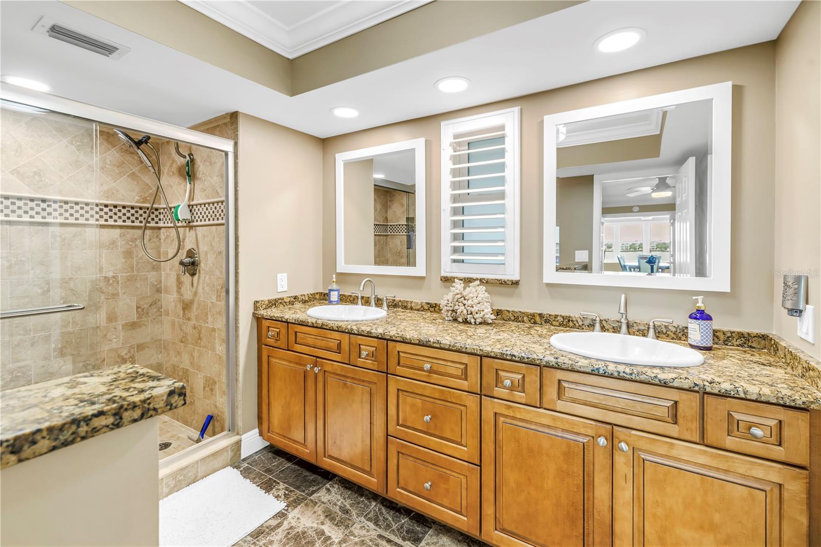 Image 34 of 92 For 5200 Brittany Drive S 203