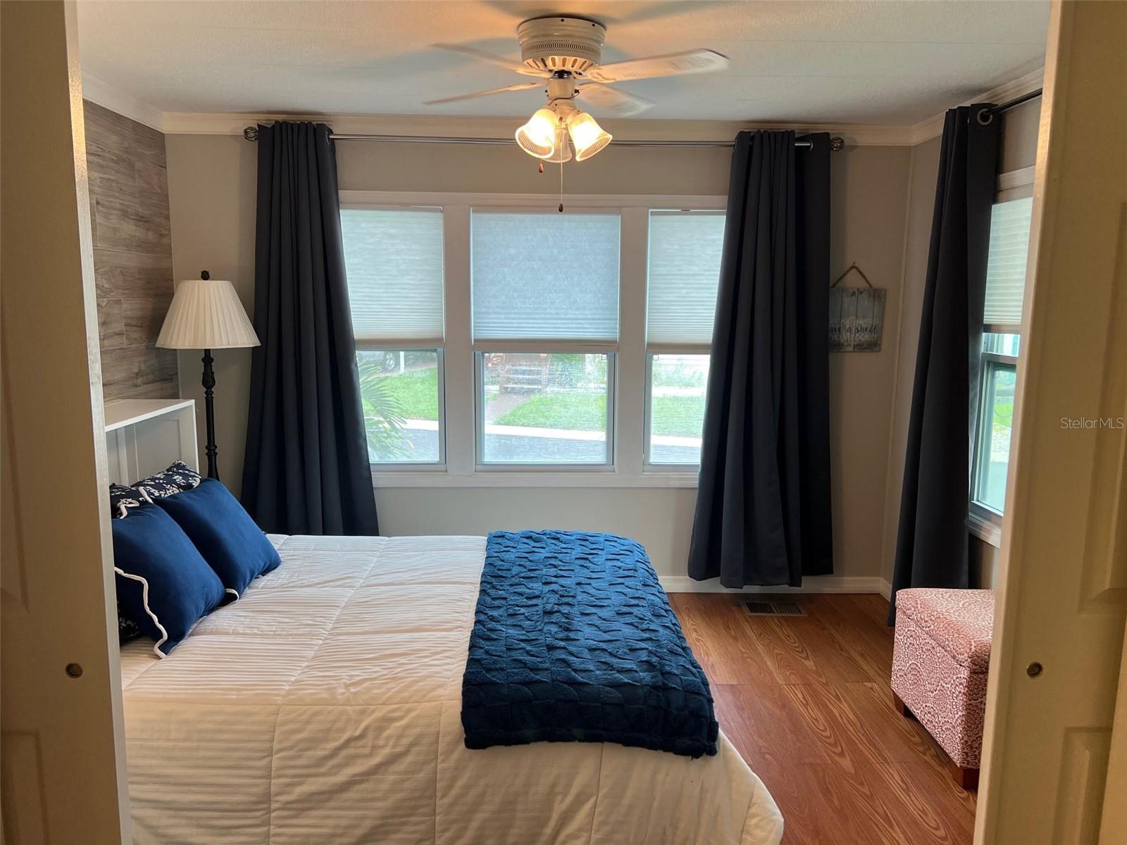 Image 17 of 41 For 13225 101st Street 399