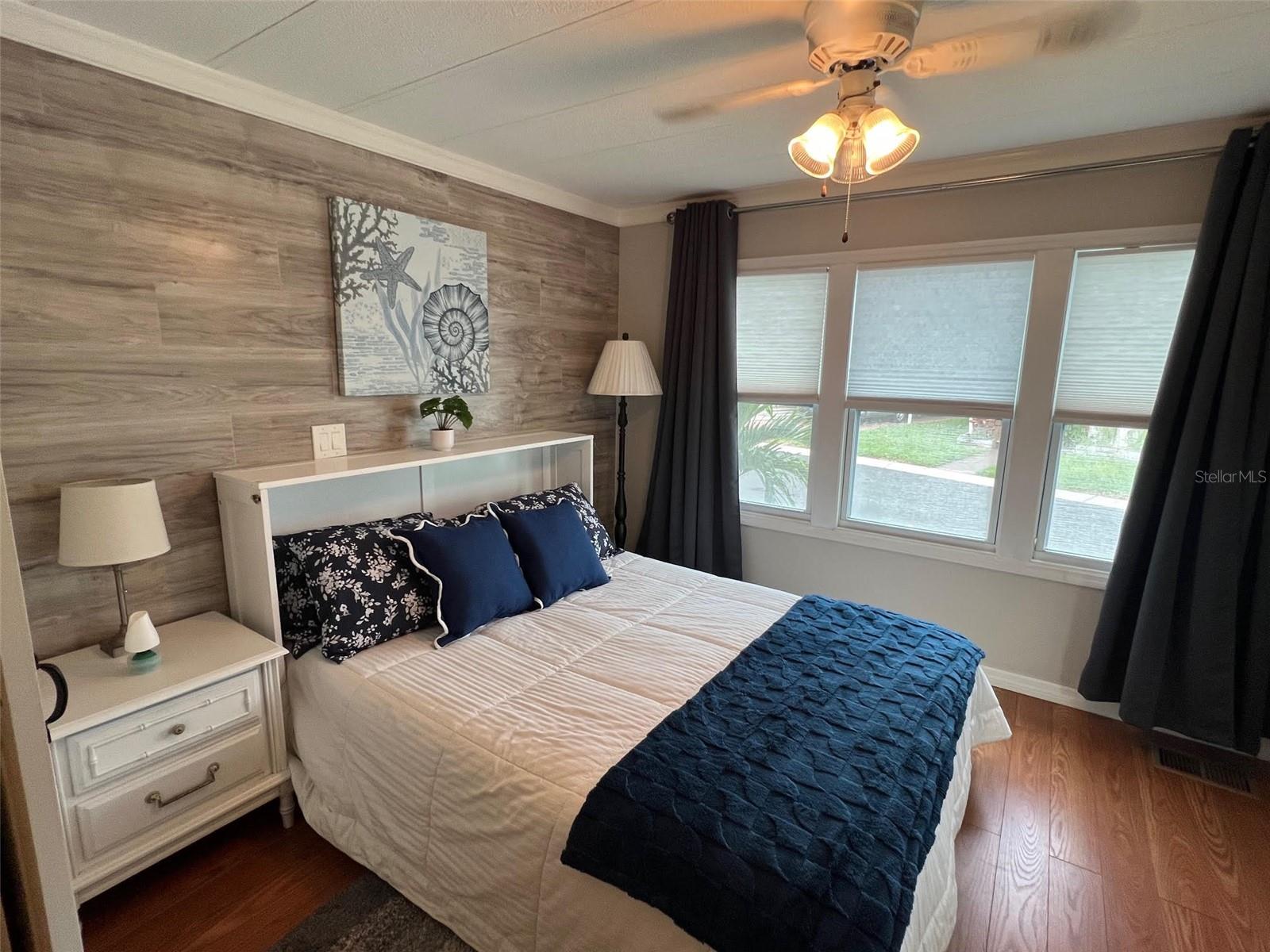 Image 18 of 41 For 13225 101st Street 399