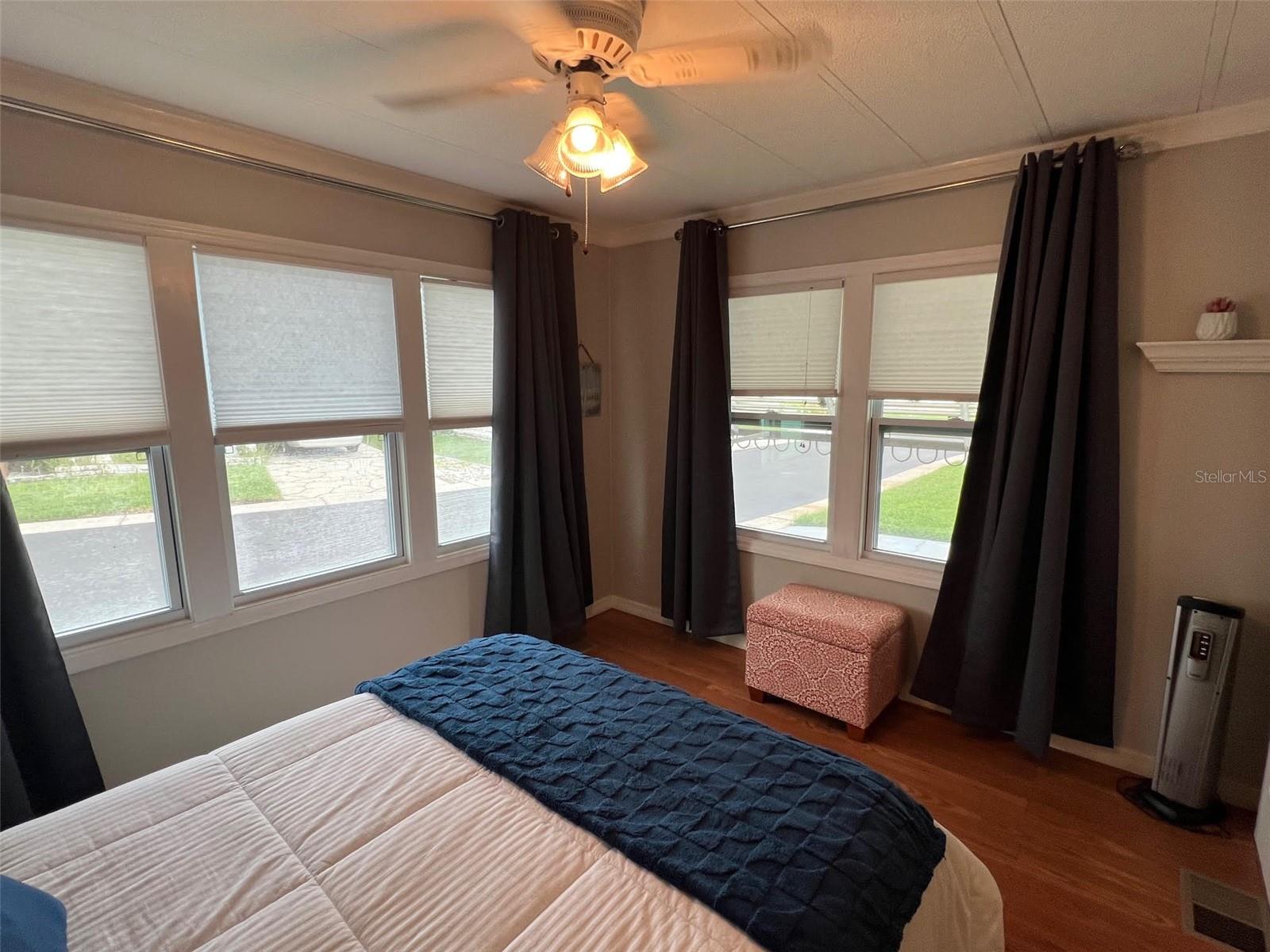 Image 19 of 41 For 13225 101st Street 399