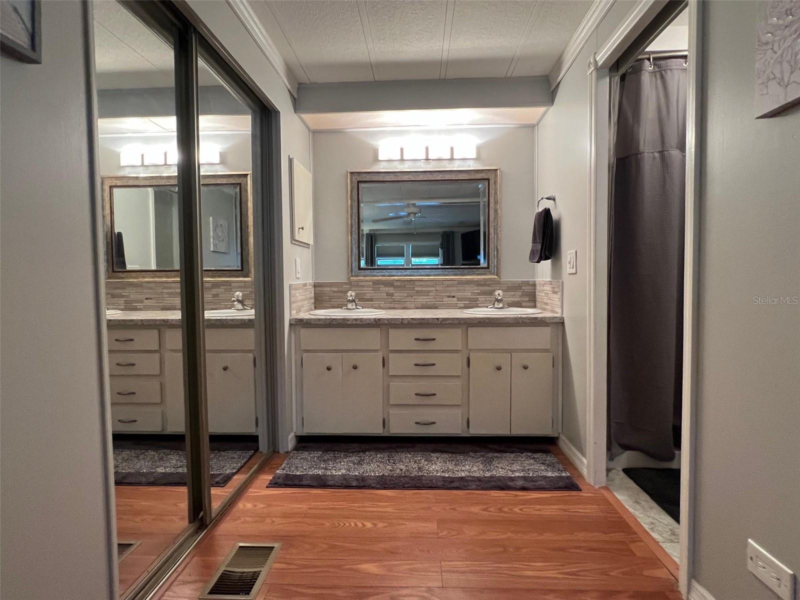 Image 28 of 41 For 13225 101st Street 399