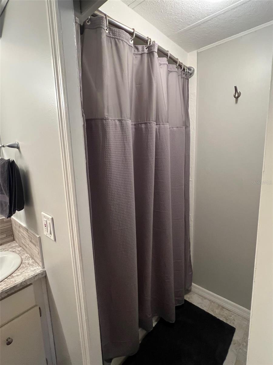 Image 31 of 41 For 13225 101st Street 399