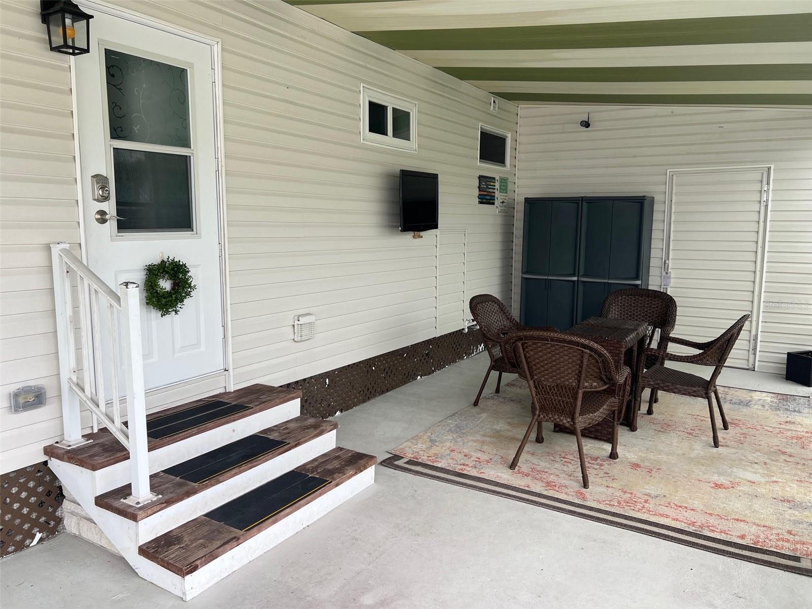 Image 5 of 41 For 13225 101st Street 399