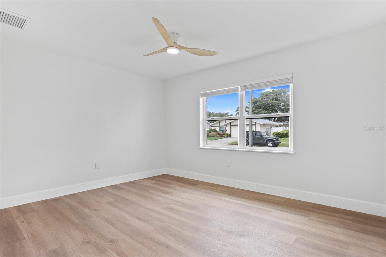 Image 16 of 25 For 11709 Cypress Park Street