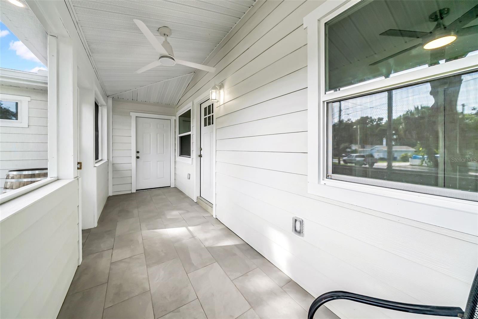Listing photo id 8 for 701 2nd Street Se