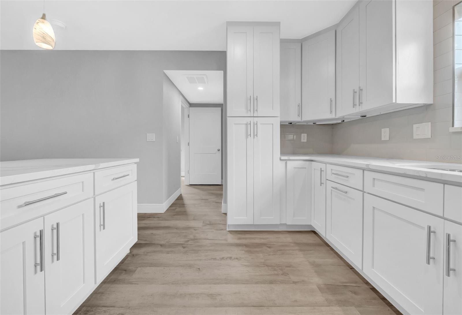 Listing photo id 12 for 701 2nd Street Se