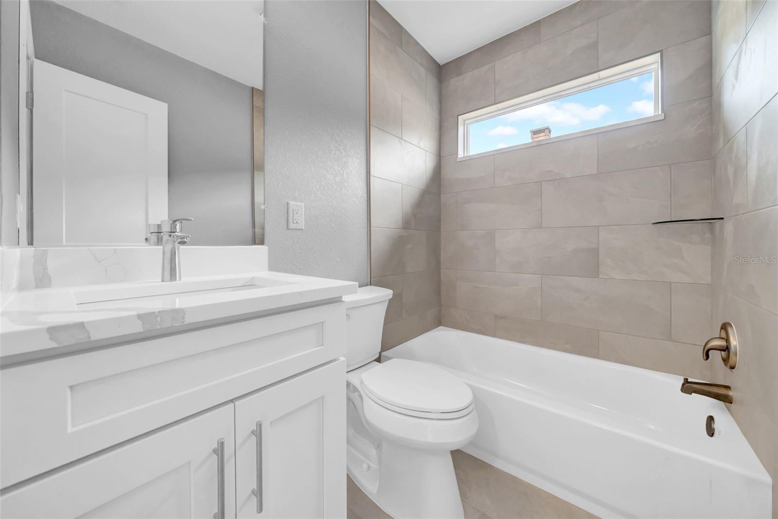 Listing photo id 20 for 701 2nd Street Se