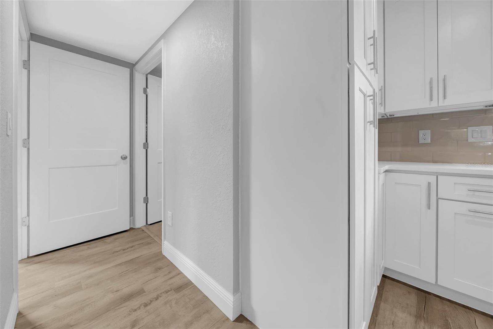 Listing photo id 21 for 701 2nd Street Se