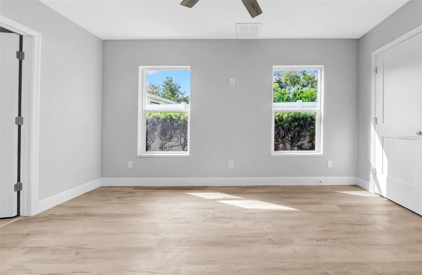 Listing photo id 26 for 701 2nd Street Se