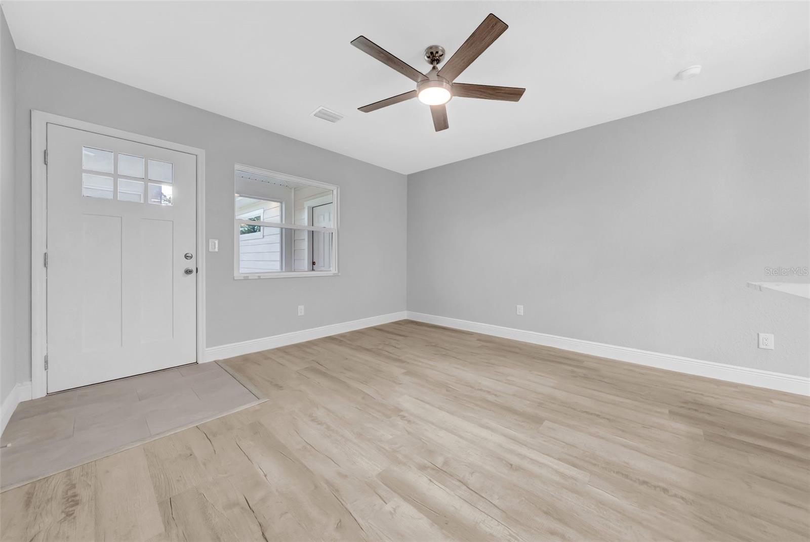 Listing photo id 27 for 701 2nd Street Se