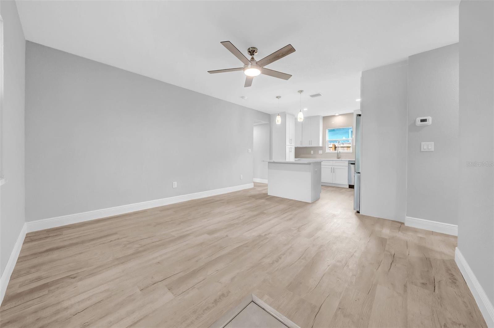 Listing photo id 28 for 701 2nd Street Se