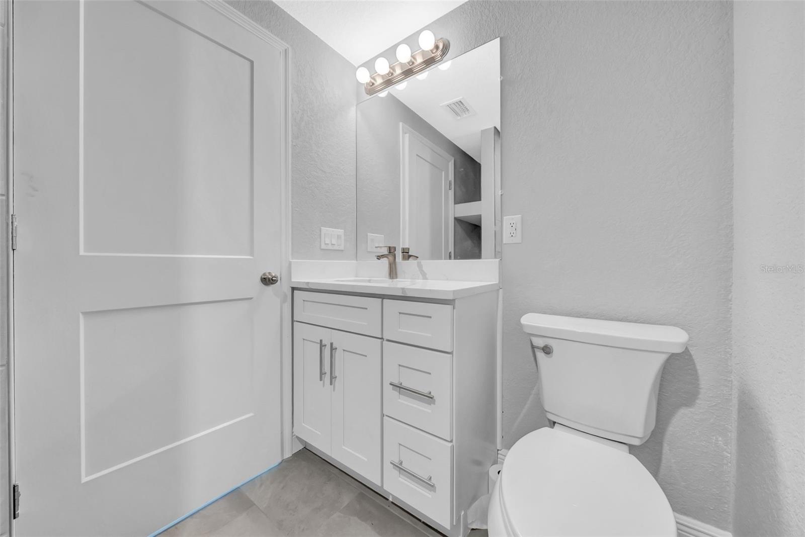 Listing photo id 34 for 701 2nd Street Se
