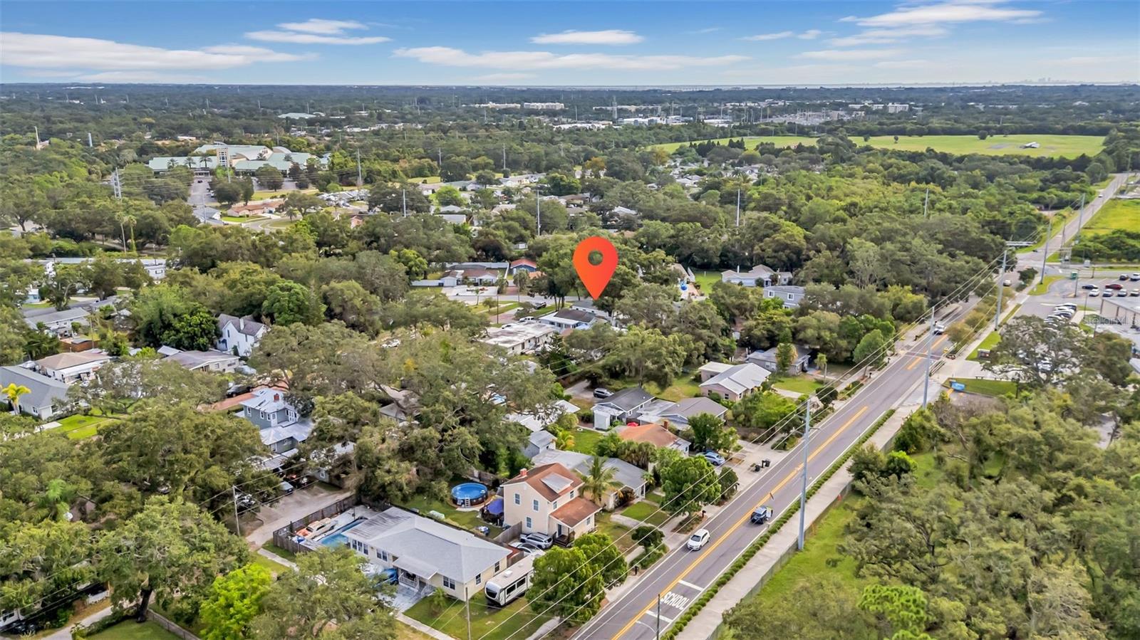 Listing photo id 41 for 701 2nd Street Se