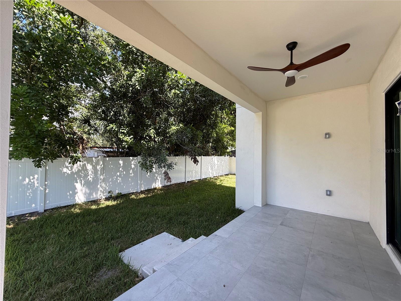 Listing photo id 24 for 4316 Wallace Circle