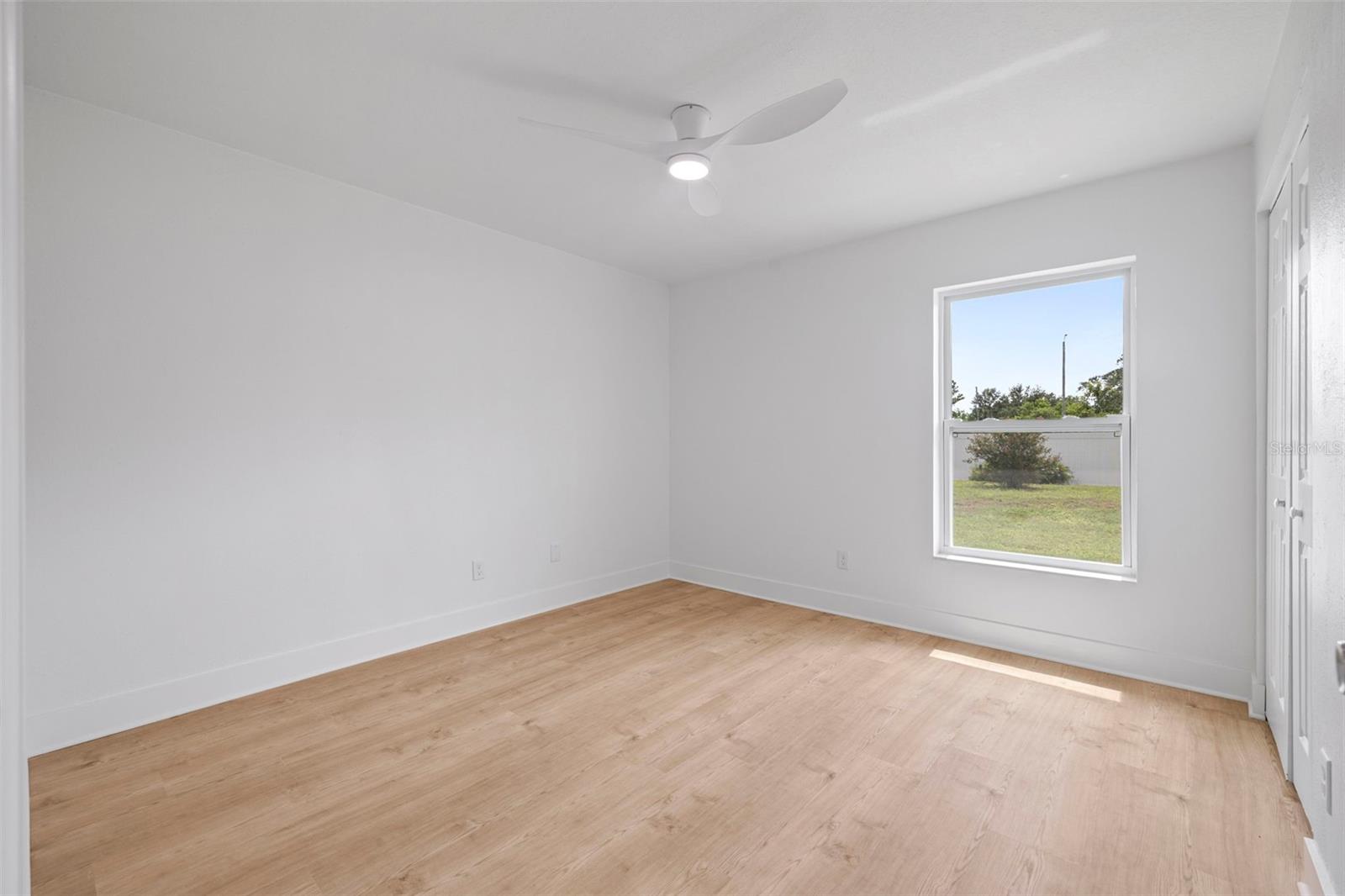 Image 17 of 29 For 7212 118th Terrace