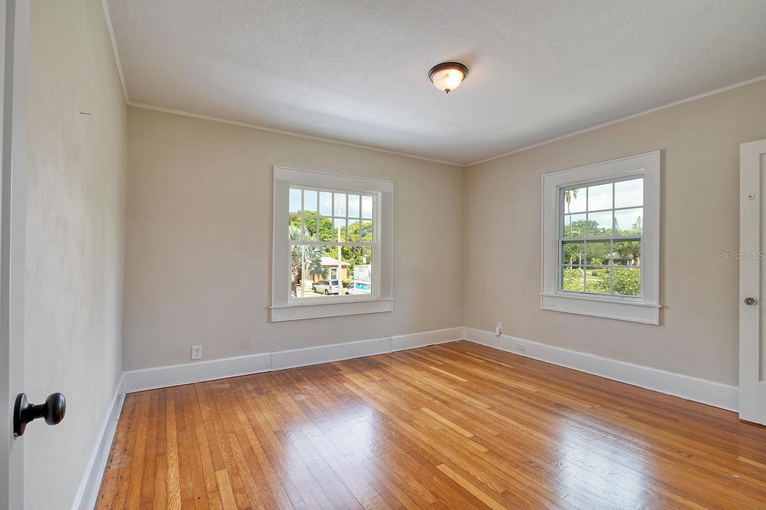 Image 18 of 33 For 2230 Trelain Drive S