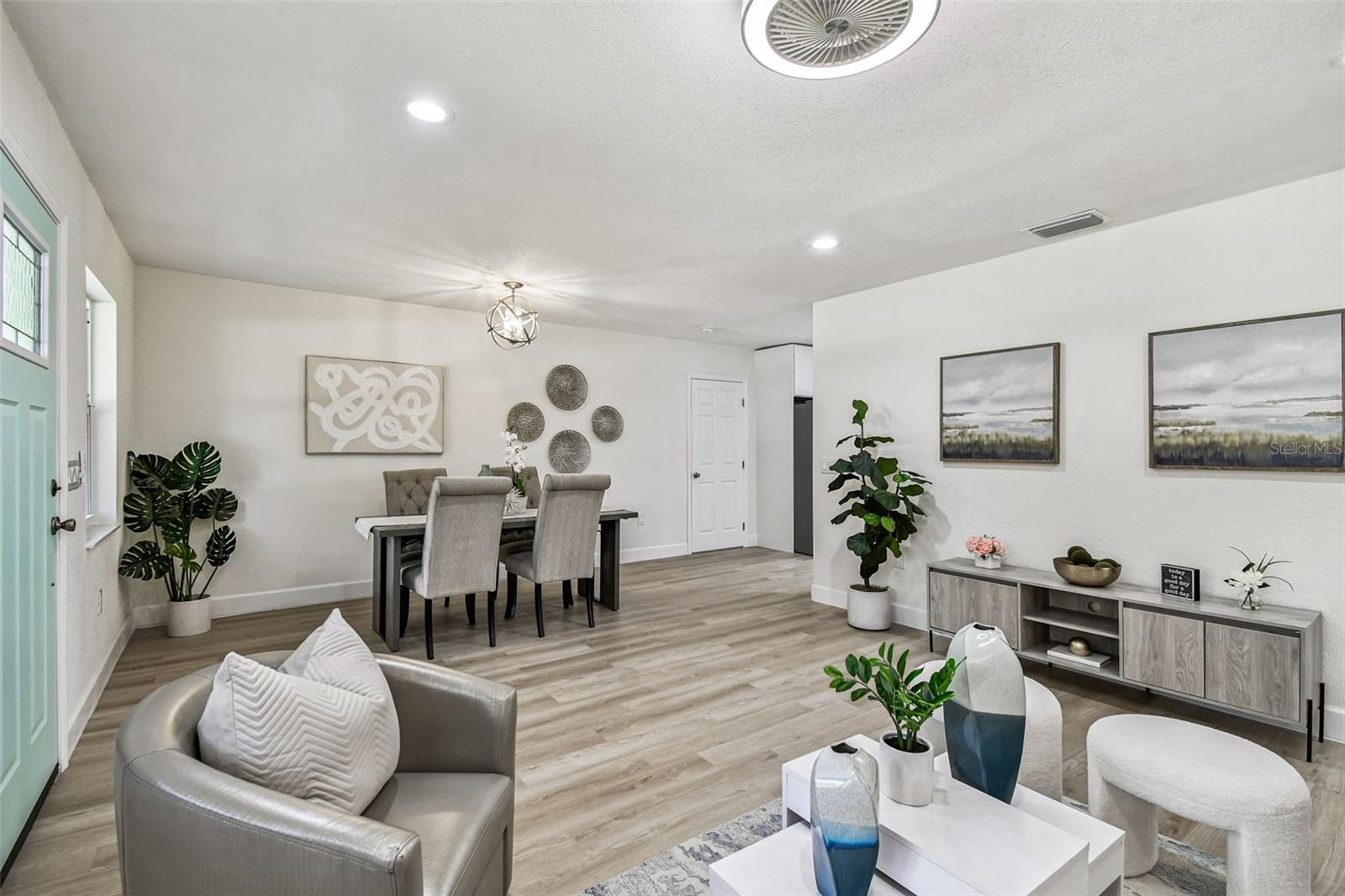 Listing photo id 8 for 4726 Knights Avenue