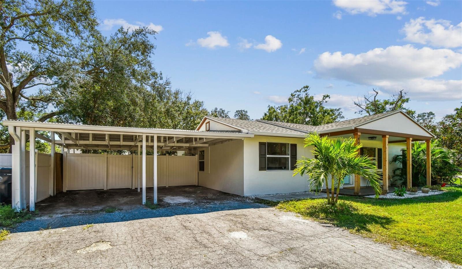 Listing photo id 0 for 4726 Knights Avenue