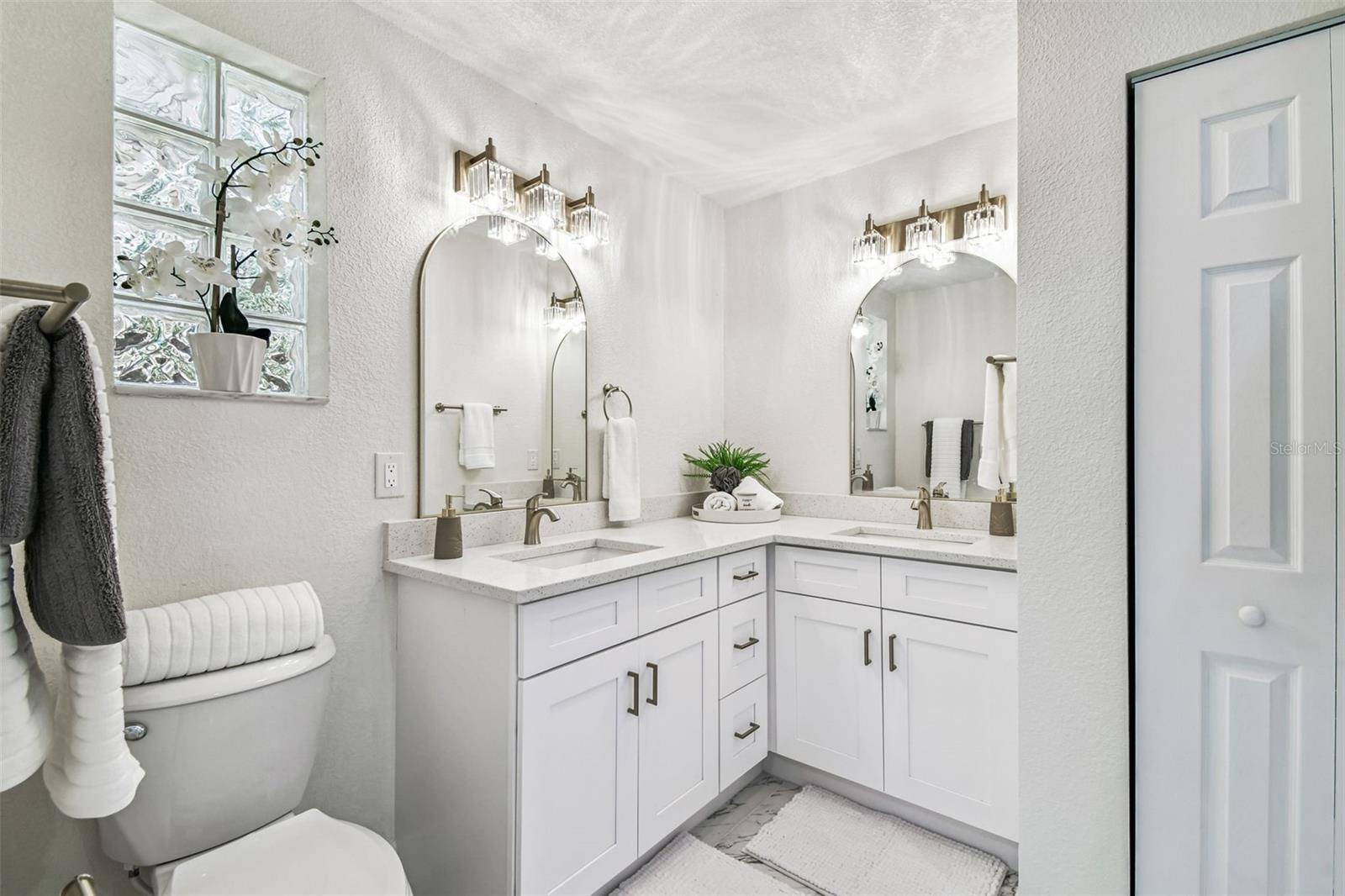 Listing photo id 25 for 4726 Knights Avenue