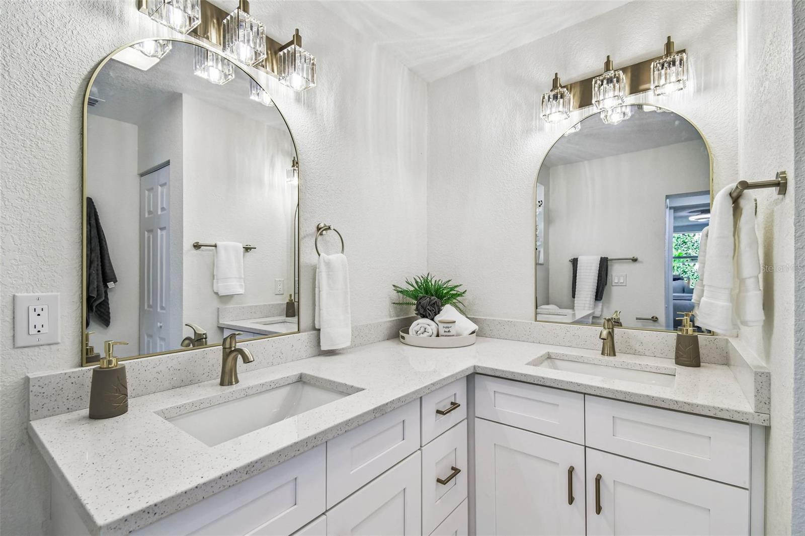 Listing photo id 26 for 4726 Knights Avenue