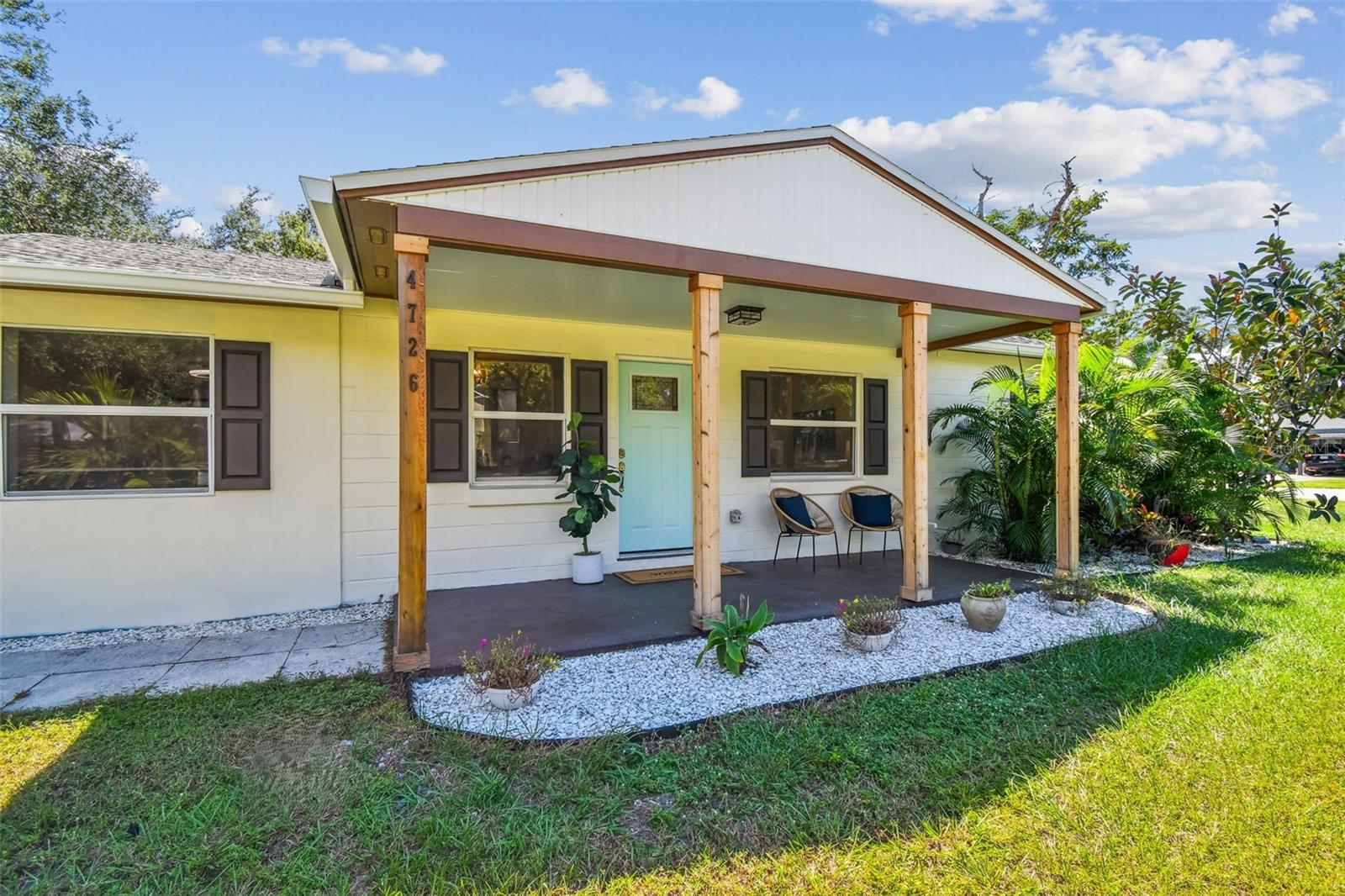 Listing photo id 1 for 4726 Knights Avenue