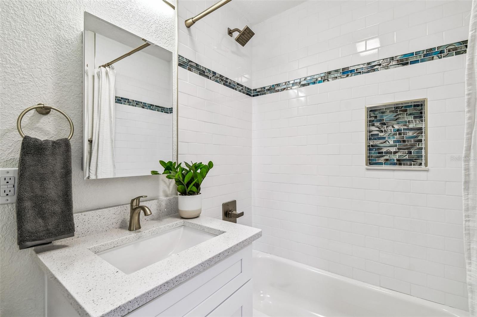 Listing photo id 32 for 4726 Knights Avenue