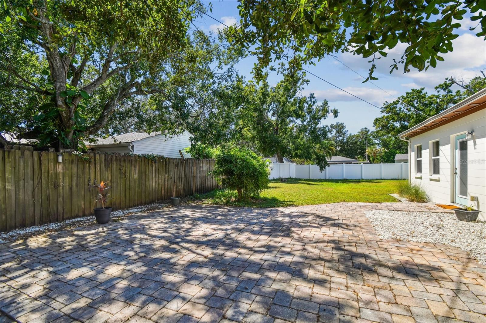 Listing photo id 40 for 4726 Knights Avenue