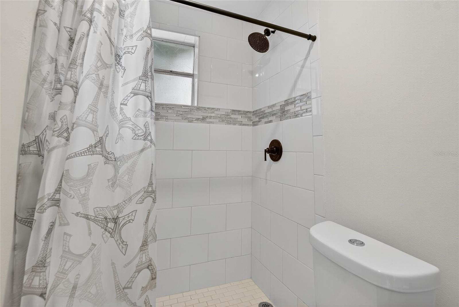 Image 22 of 53 For 4401 39th Street