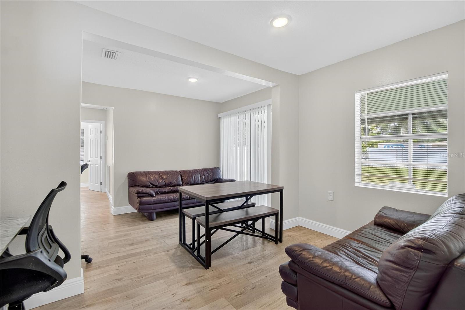 Image 23 of 53 For 4401 39th Street