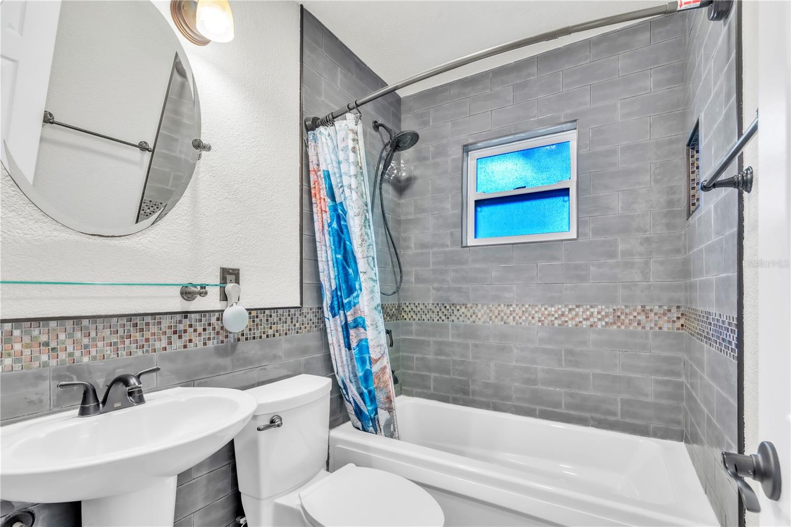 Image 26 of 42 For 5223 15th Avenue N