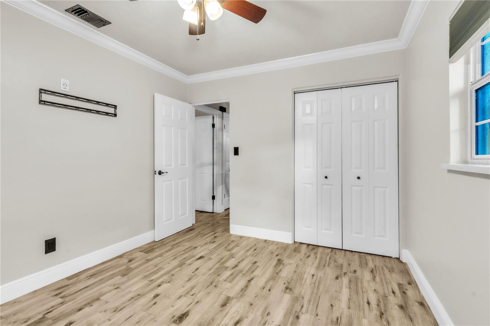 Image 29 of 42 For 5223 15th Avenue N