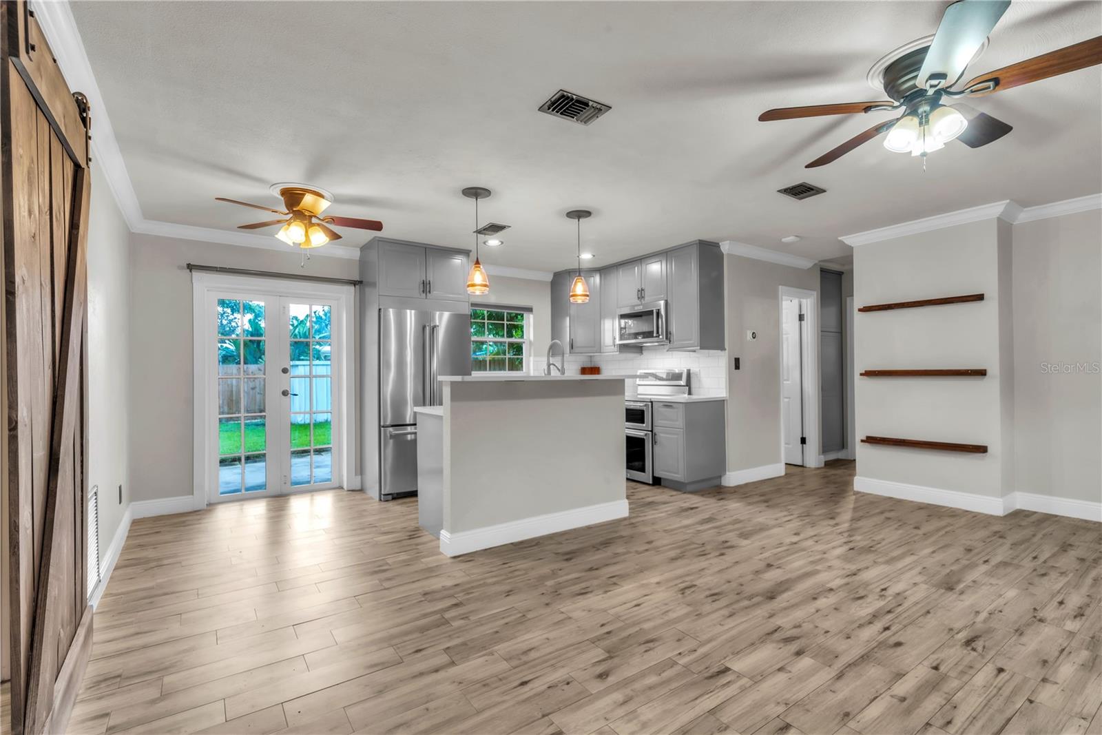 Image 7 of 42 For 5223 15th Avenue N