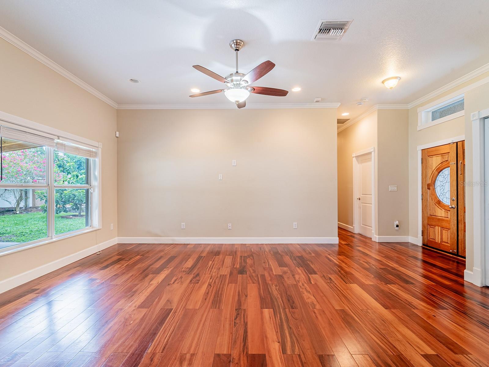 Image 10 of 44 For 15617 Gardenside Lane