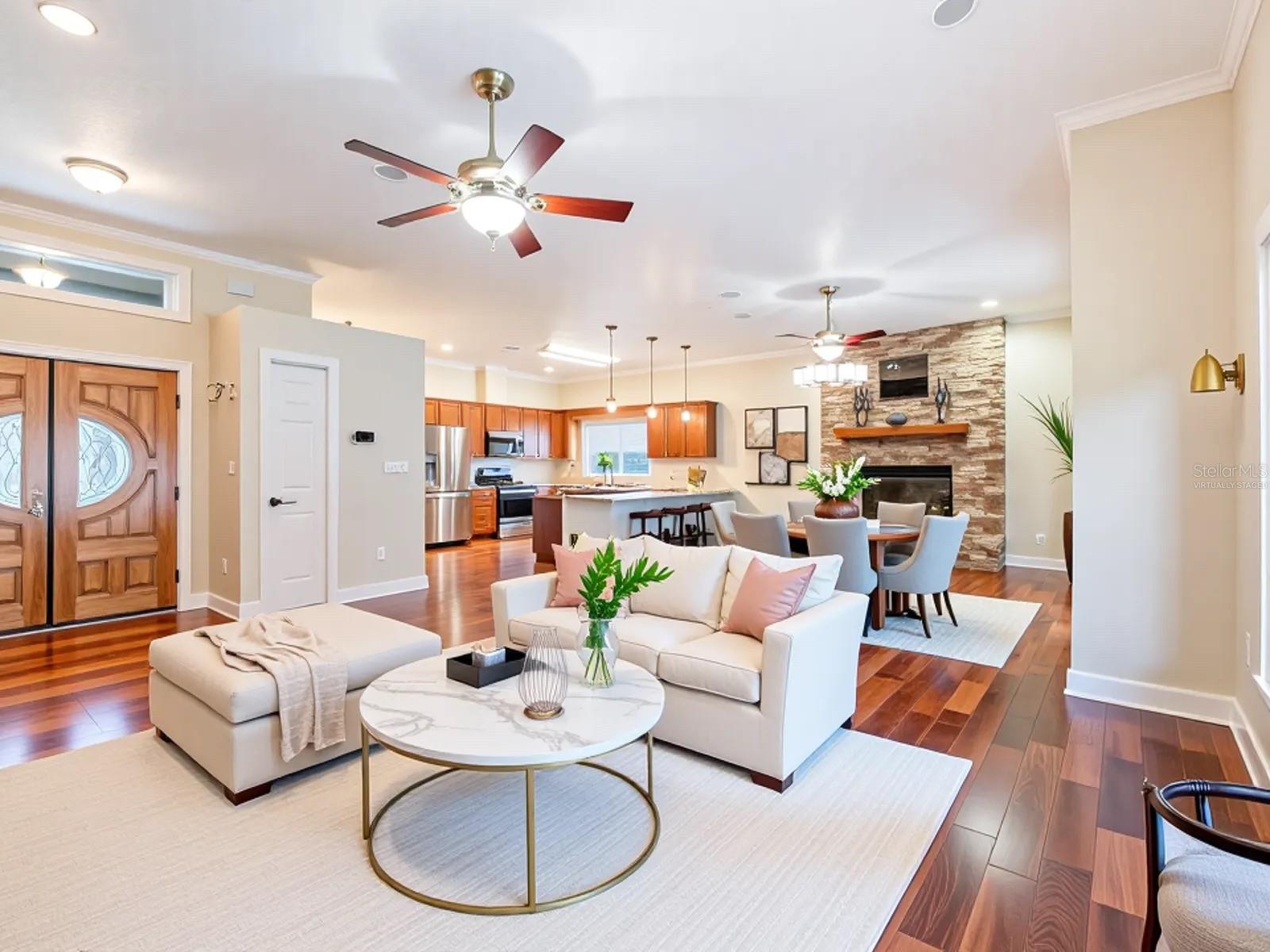 Image 12 of 44 For 15617 Gardenside Lane