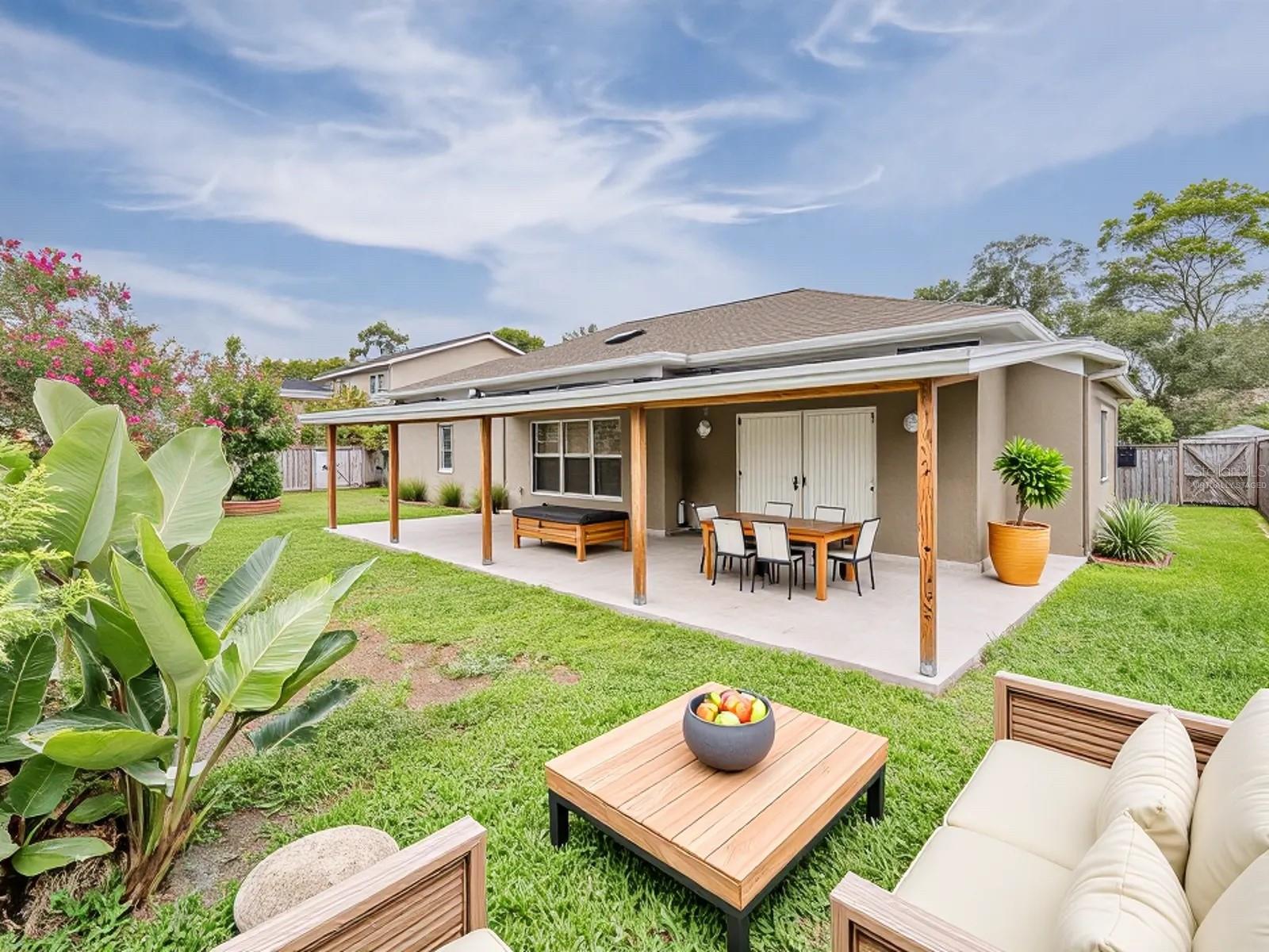 Image 37 of 44 For 15617 Gardenside Lane