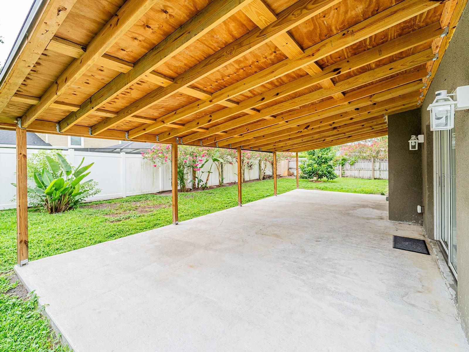 Image 39 of 44 For 15617 Gardenside Lane
