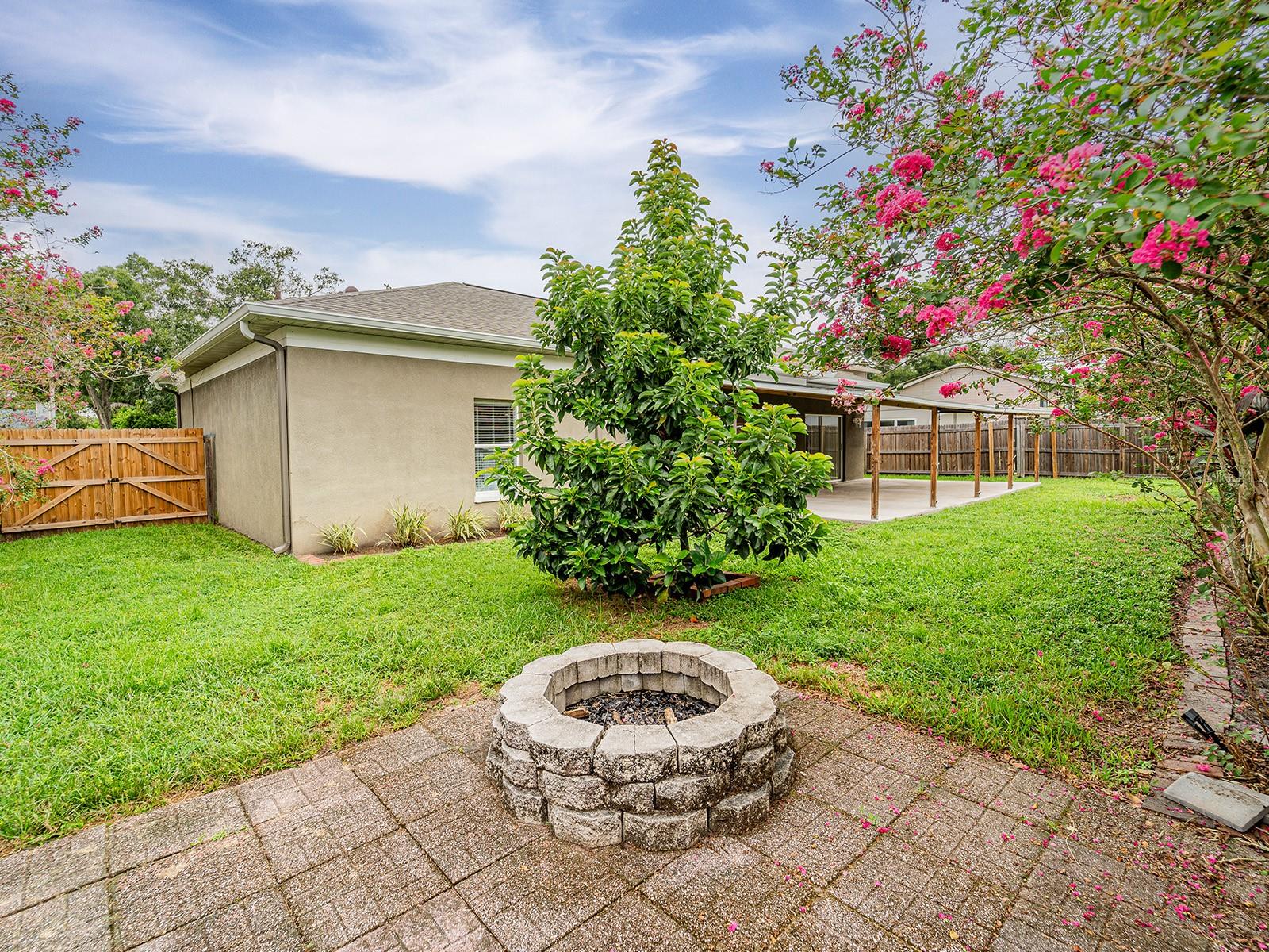 Image 40 of 44 For 15617 Gardenside Lane