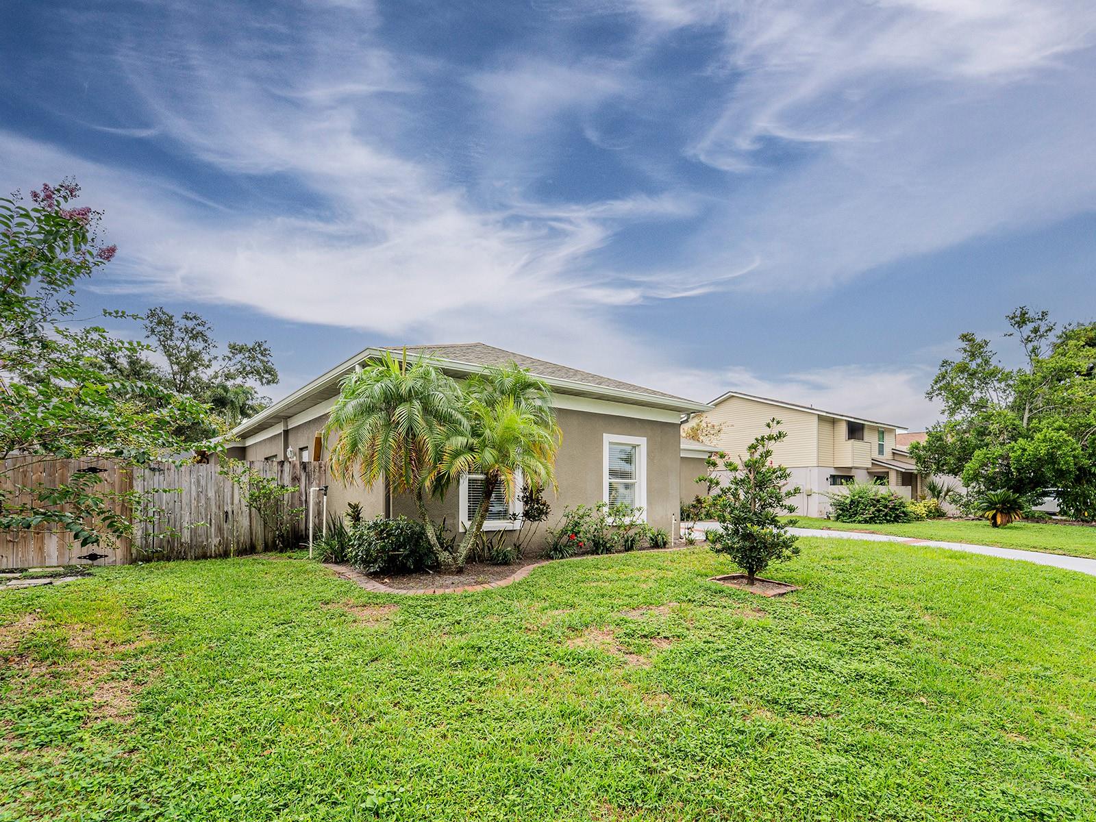 Image 41 of 44 For 15617 Gardenside Lane