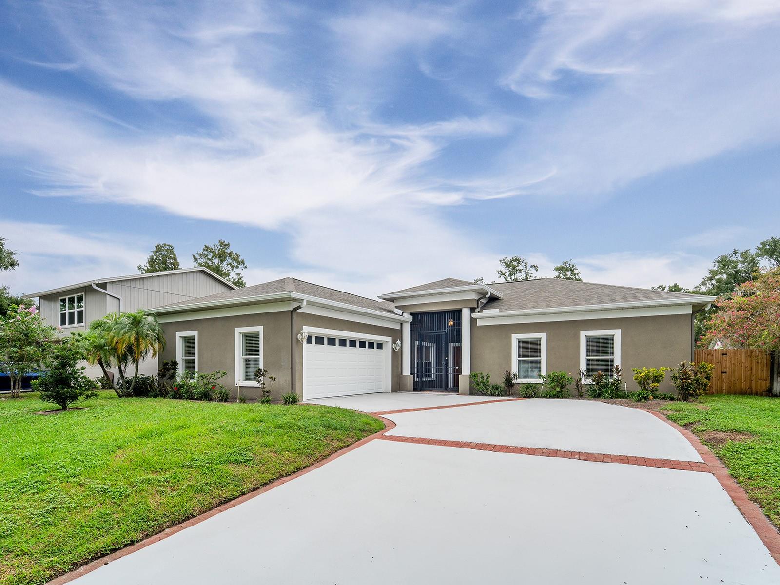 Image 7 of 44 For 15617 Gardenside Lane