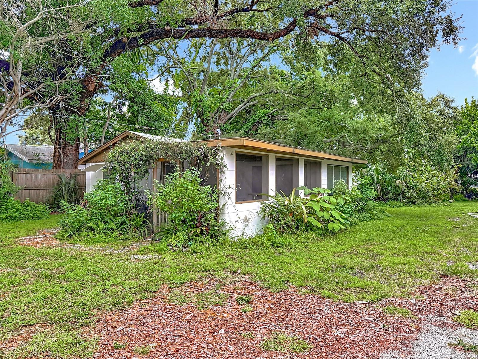 Image 6 of 59 For 4900 Harding Road N
