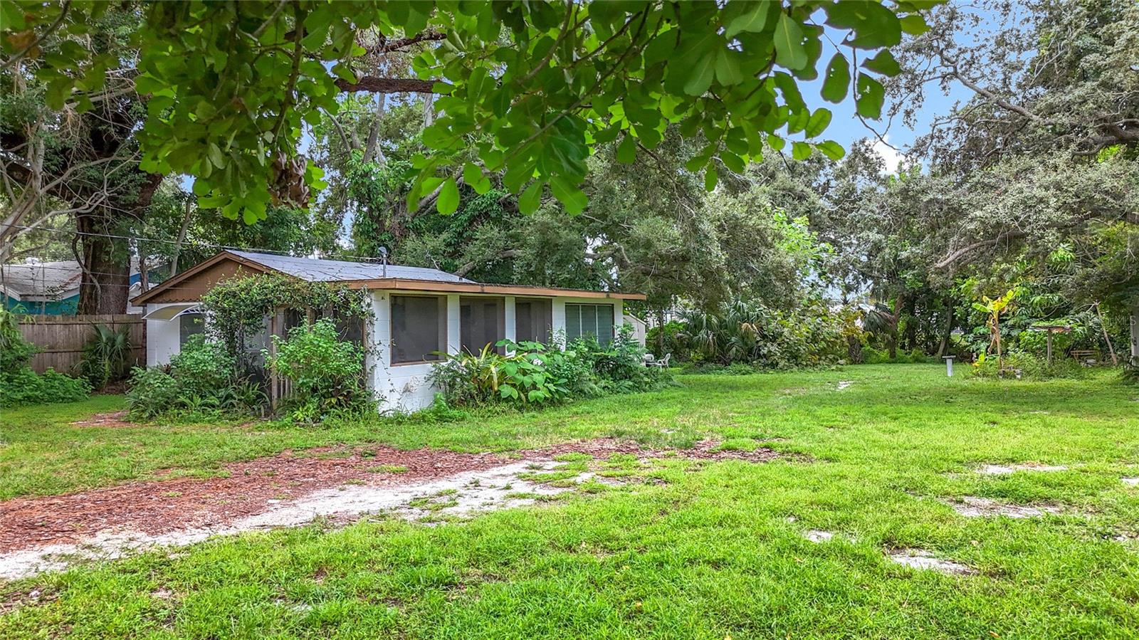 Image 4 of 32 For 4900 Harding Road N