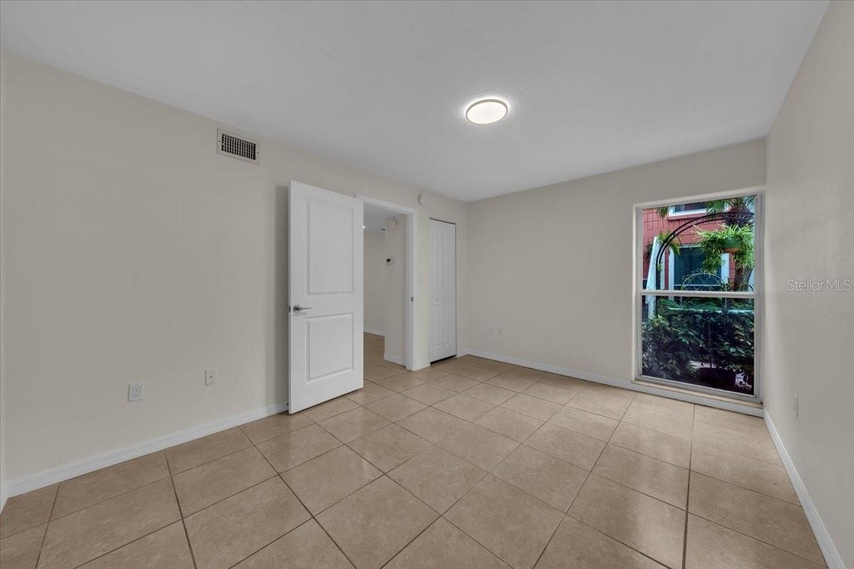 Image 31 of 47 For 2424 Tampa Bay Boulevard H106