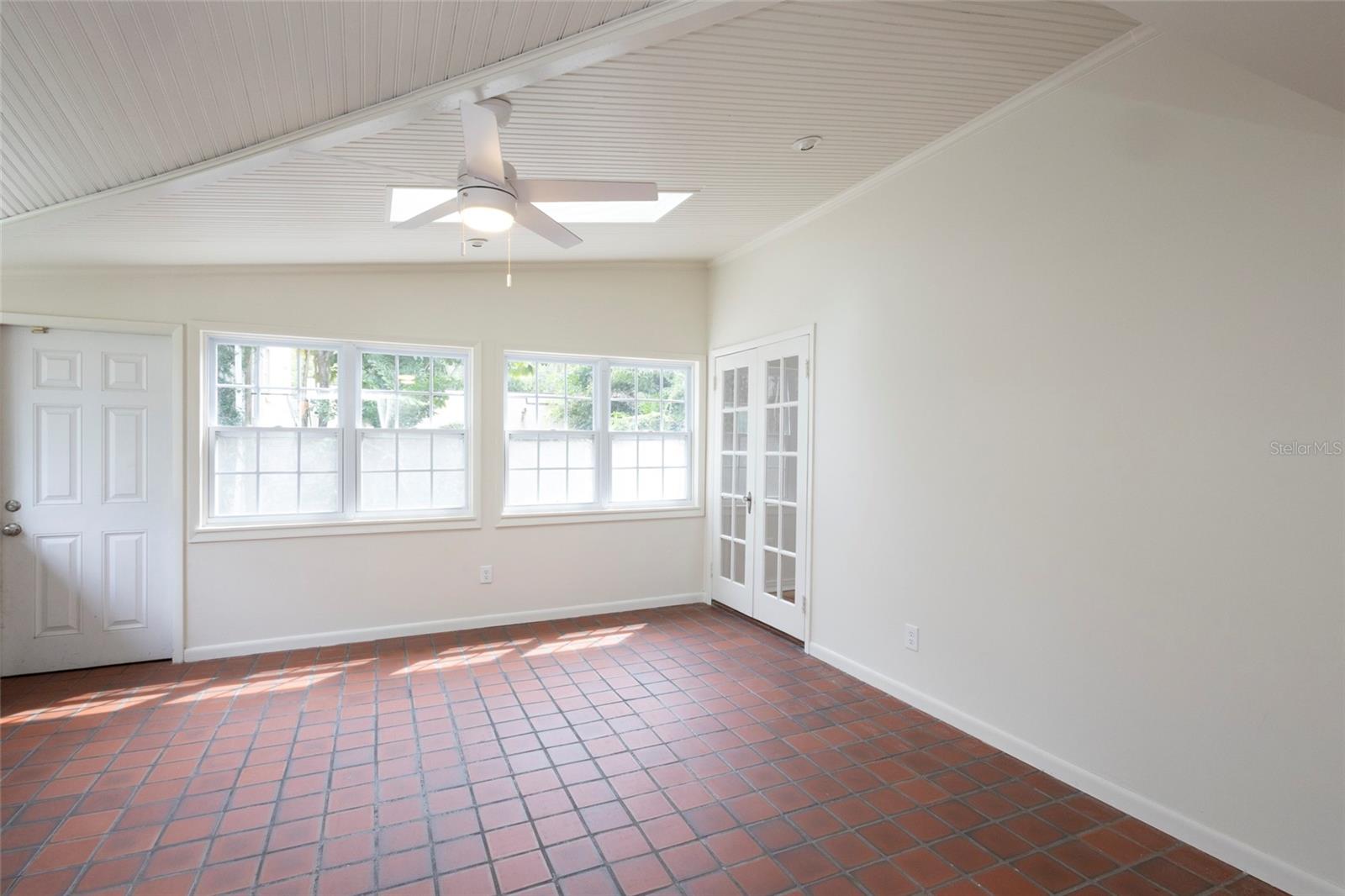 Image 13 of 64 For 3012 Sitios Street