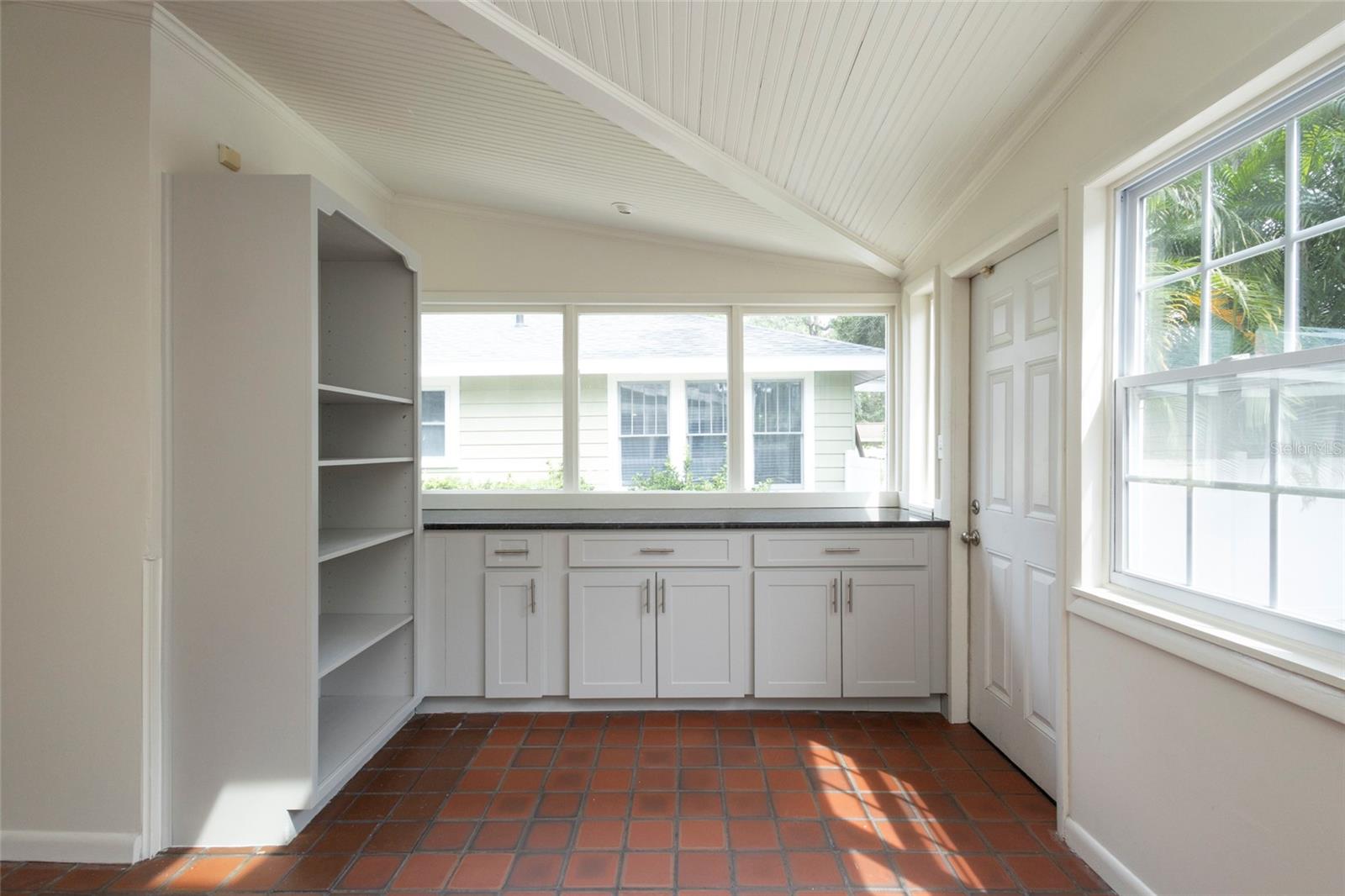 Image 17 of 64 For 3012 Sitios Street