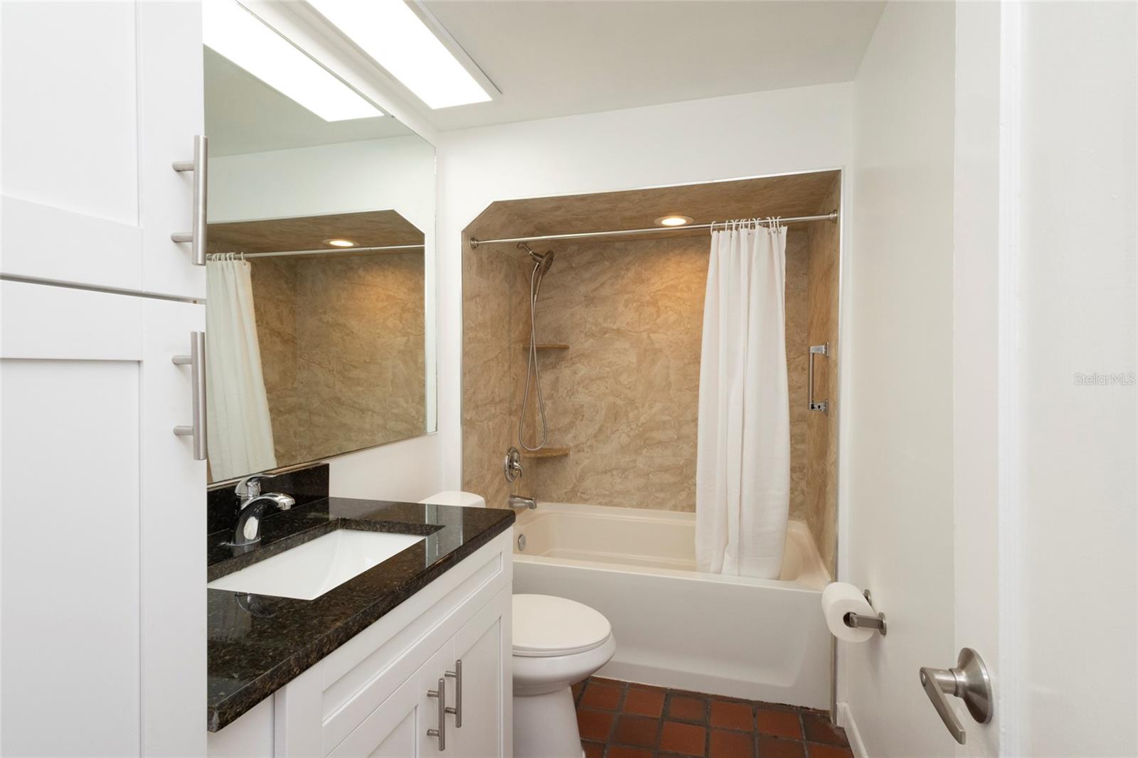 Image 7 of 64 For 3012 Sitios Street