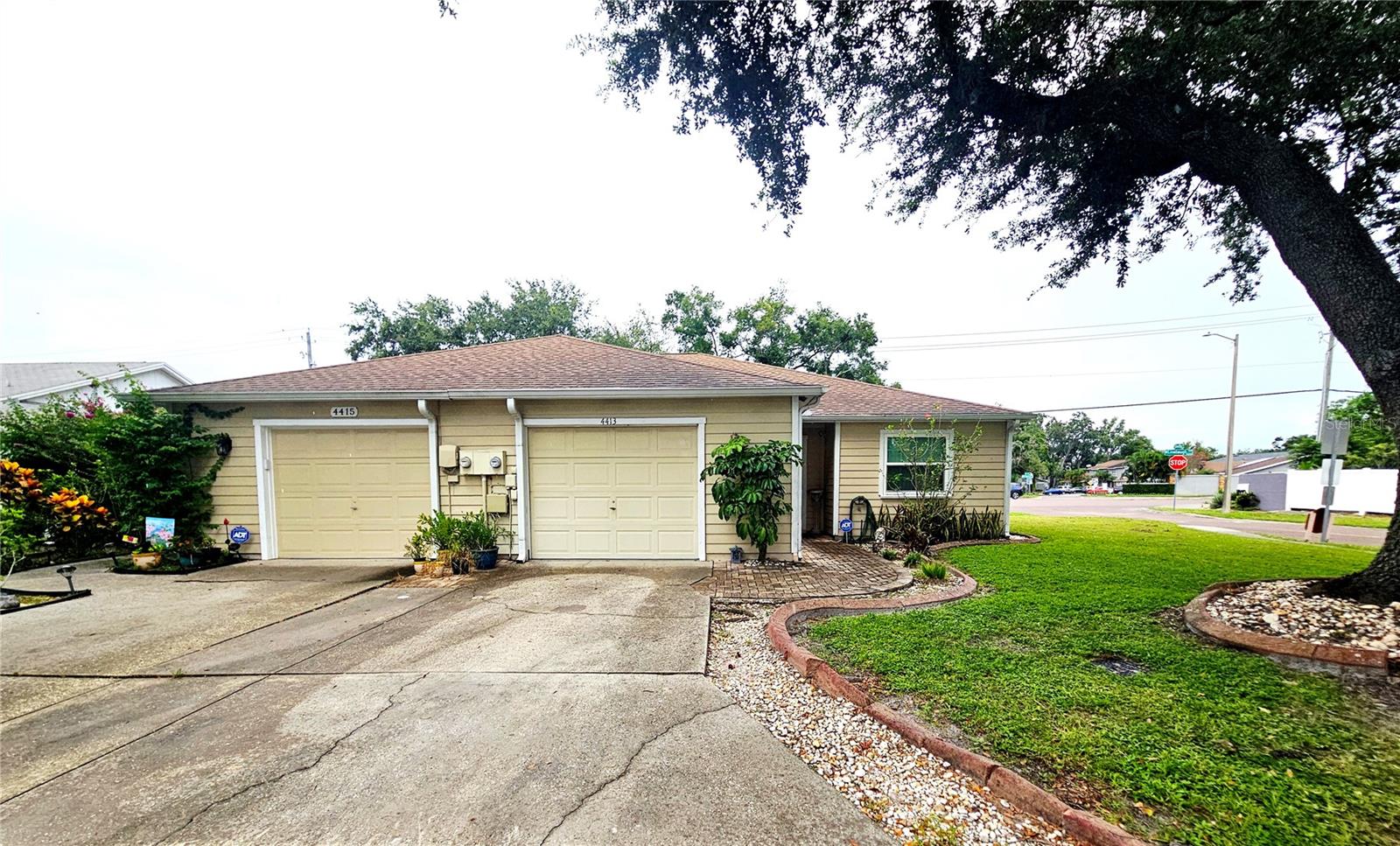 Details for 4413 Hollow Branch Court, TAMPA, FL 33624